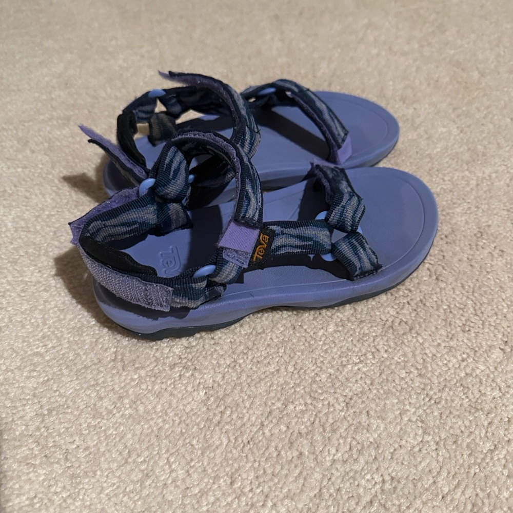 Teva Purple Outdoor Kids Sandals with Patterned Straps - Picture 2 of 7